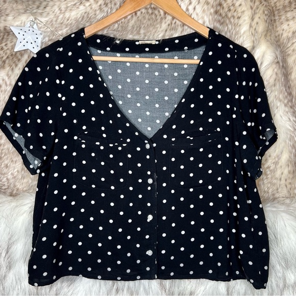 Hollister Polka Dot Button Down Top - Picture 1 of 3